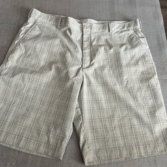 [W40]Nike Golf Dry Fit men Check Pattern Performance Shorts - Picture 1 of 7